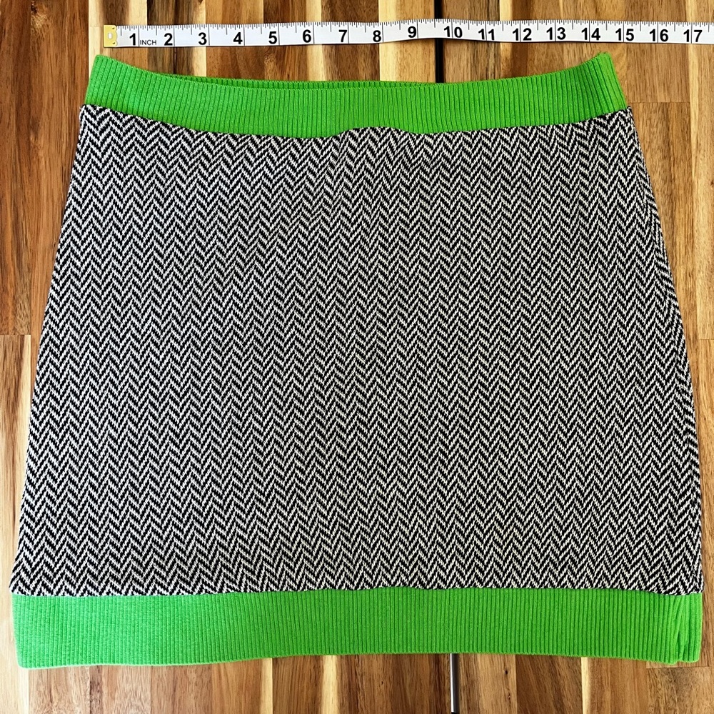 ZARA Green and Black Knit MiniSkirt